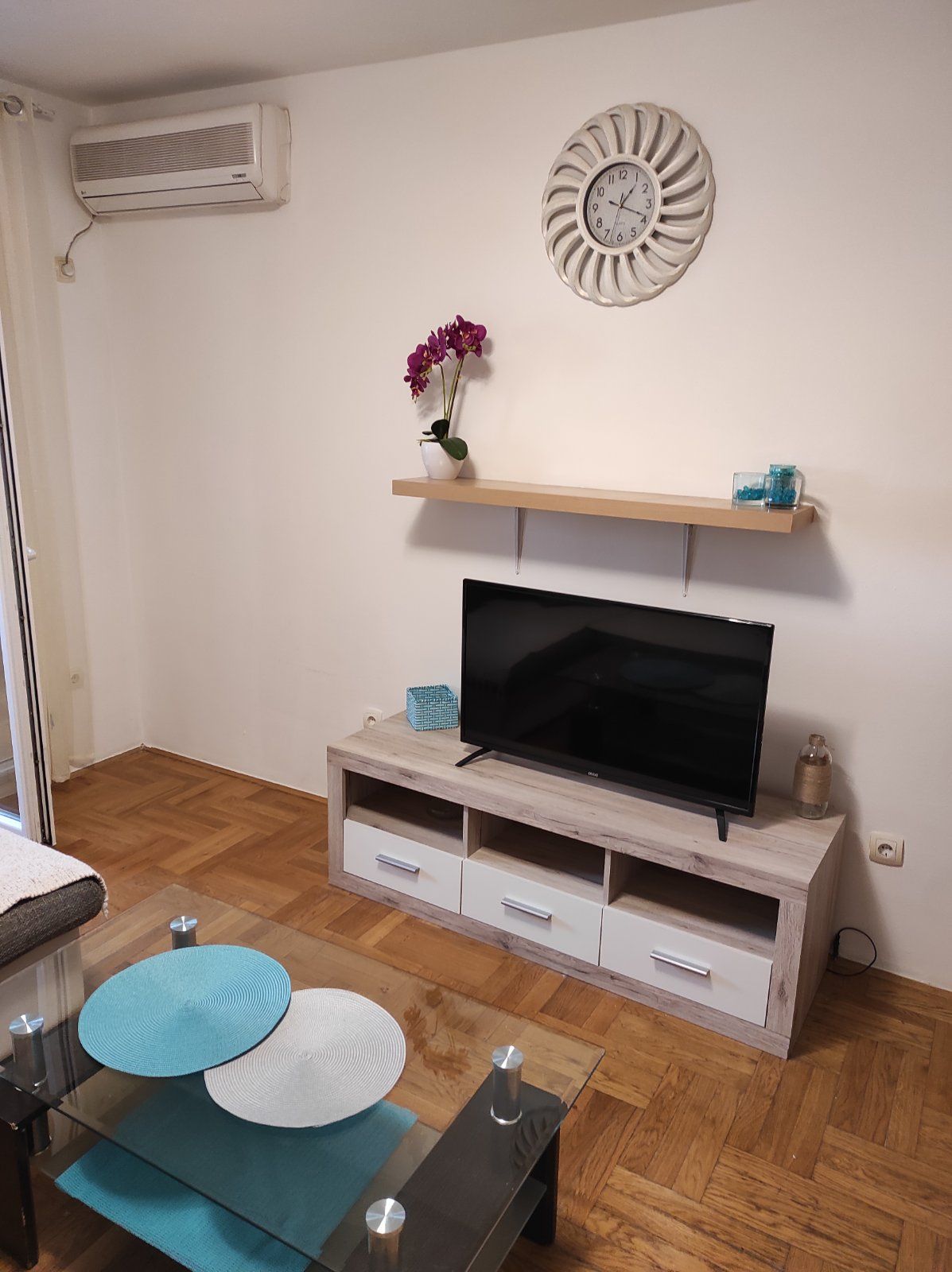 amforaproperty.com/Studio apartman 28m2 u Budvi (na duzi period)