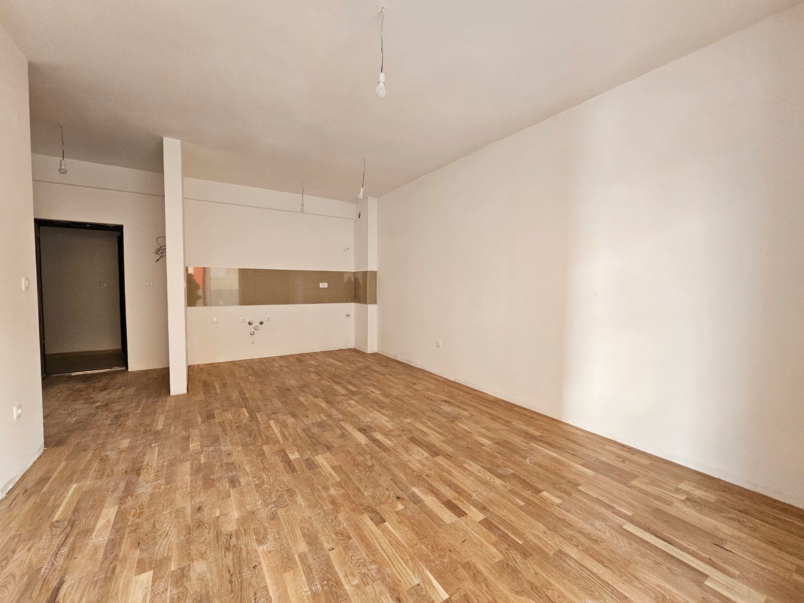 amforaproperty.com/Prodaja Jednosobnog Stana 43m² u Novoj Zgradi u Bečićima – Bez 3% Poreza!