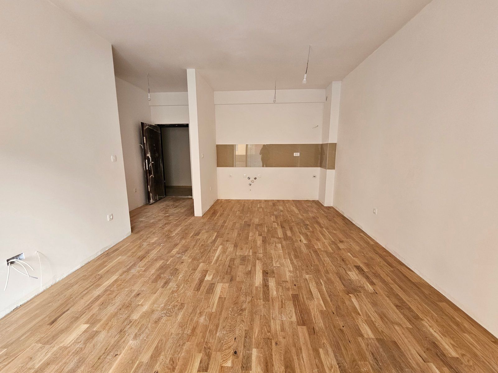 amforaproperty.com/Prodaja Jednosobnog Stana 43m² u Novoj Zgradi u Bečićima – Bez 3% Poreza!