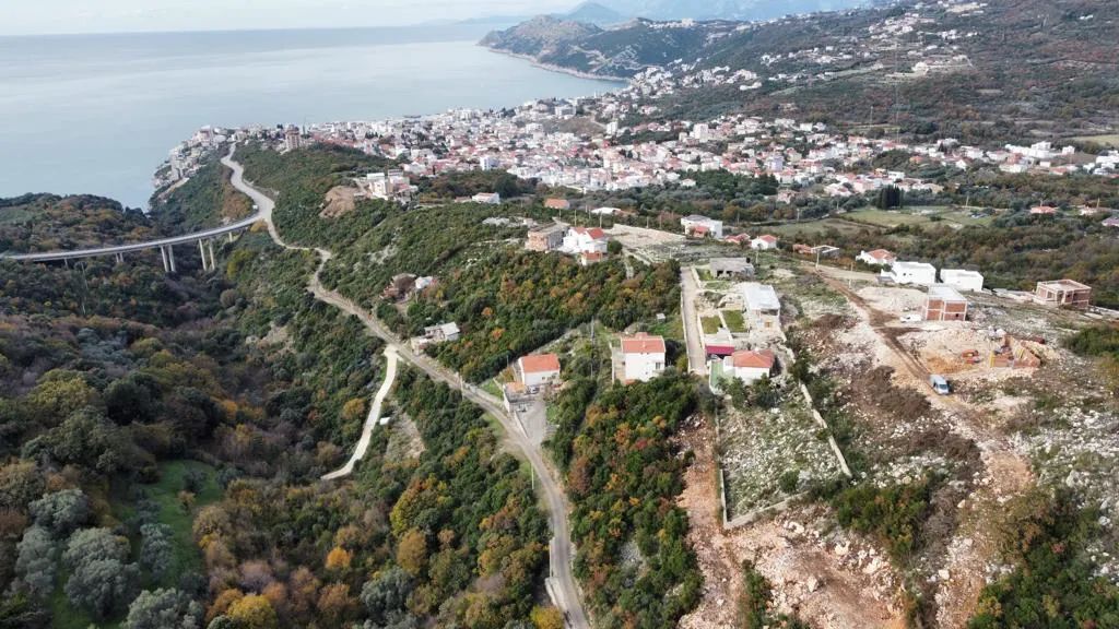 amforaproperty.com/Plac od 1500 m² sa Pogledom na More u Pećuricama, Dobre Vode