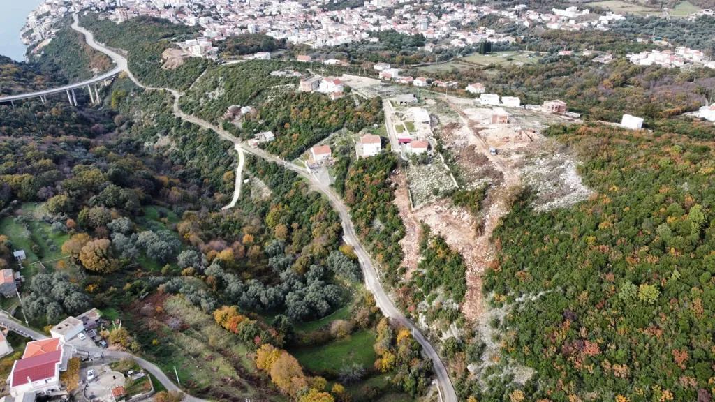 amforaproperty.com/Plac od 1500 m² sa Pogledom na More u Pećuricama, Dobre Vode