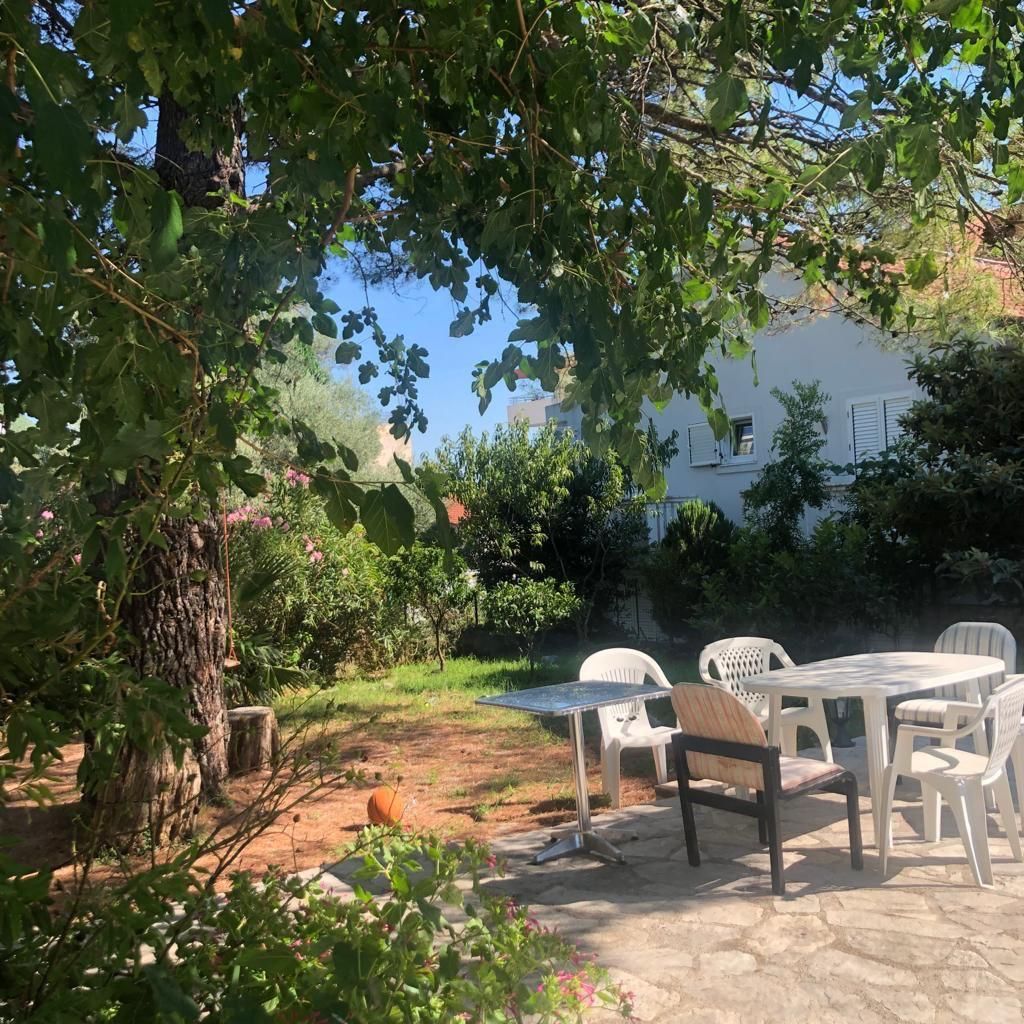 amforaproperty.com/Budva, Lazi - Dvosoban stan u zgradi sa bazenom (MOGUCNOST PLACANJA U RUSIJI)