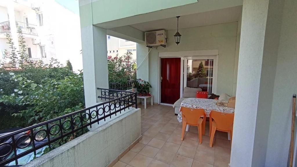 amforaproperty.com/Budva, Lazi - Dvosoban stan u zgradi sa bazenom (MOGUCNOST PLACANJA U RUSIJI)