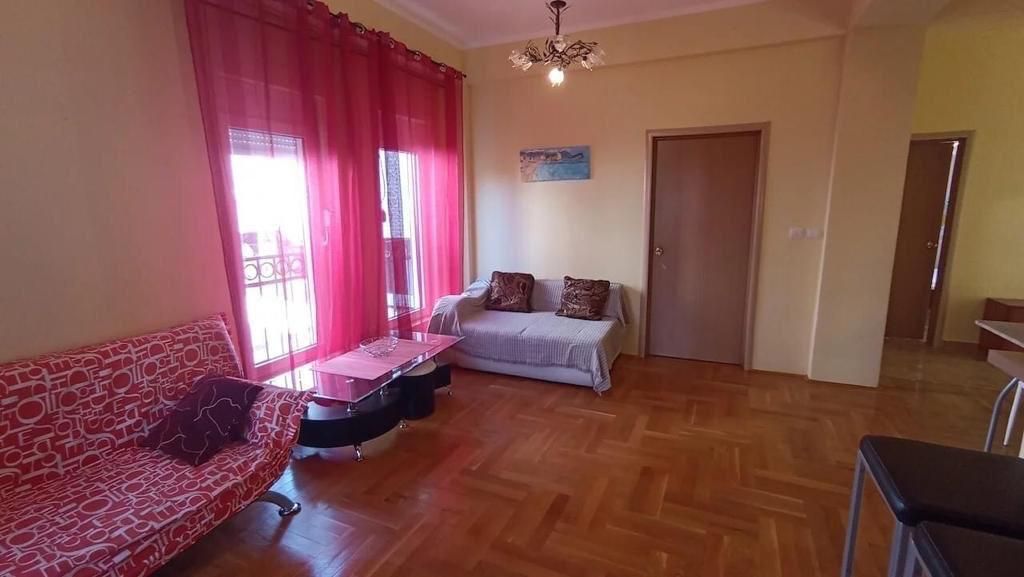 amforaproperty.com/Budva, Lazi - Dvosoban stan u zgradi sa bazenom (MOGUCNOST PLACANJA U RUSIJI)