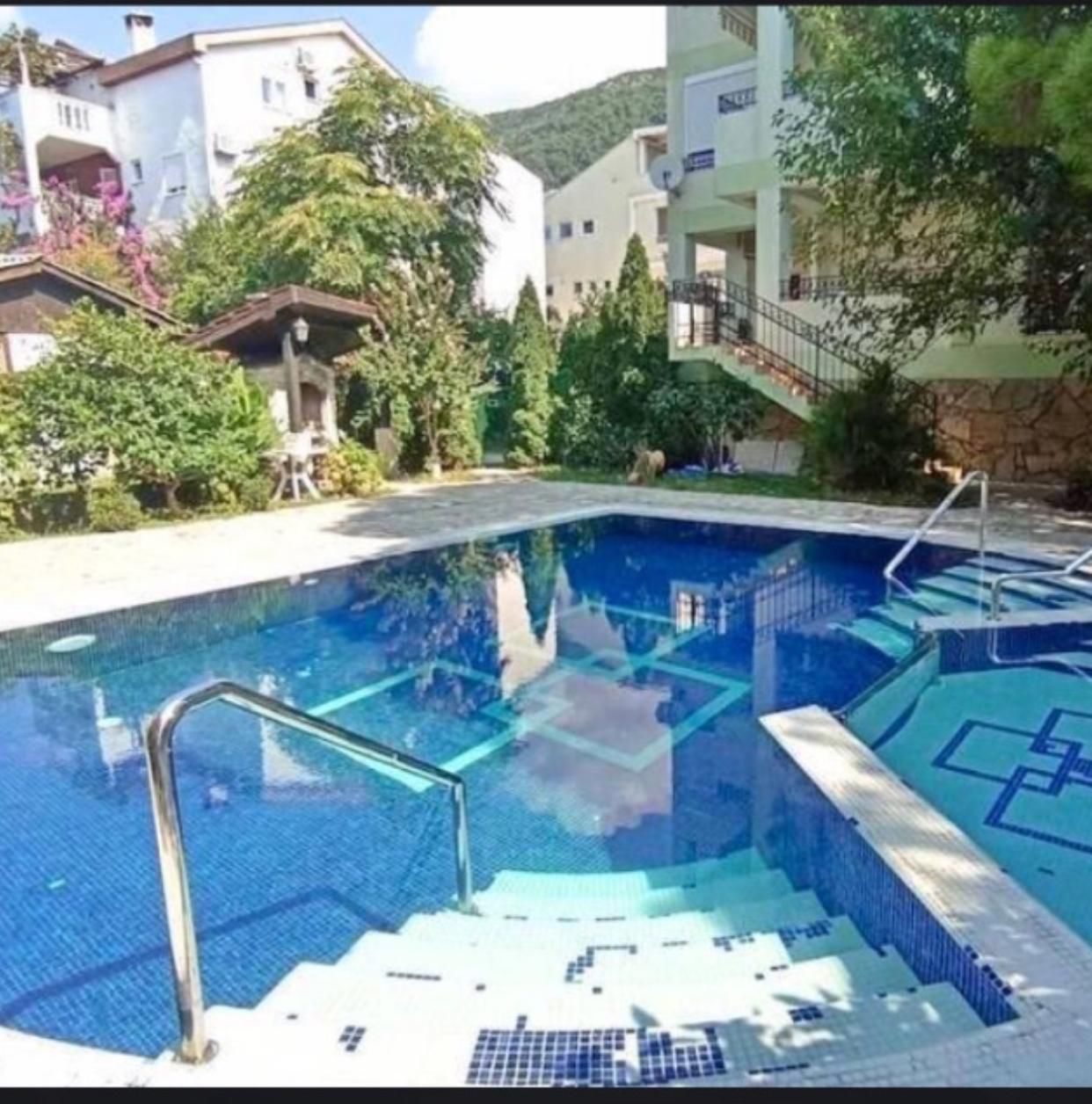 Budva, Lazi - Dvosoban stan u zgradi sa bazenom (MOGUCNOST PLACANJA U RUSIJI) - Amfora Real Estate