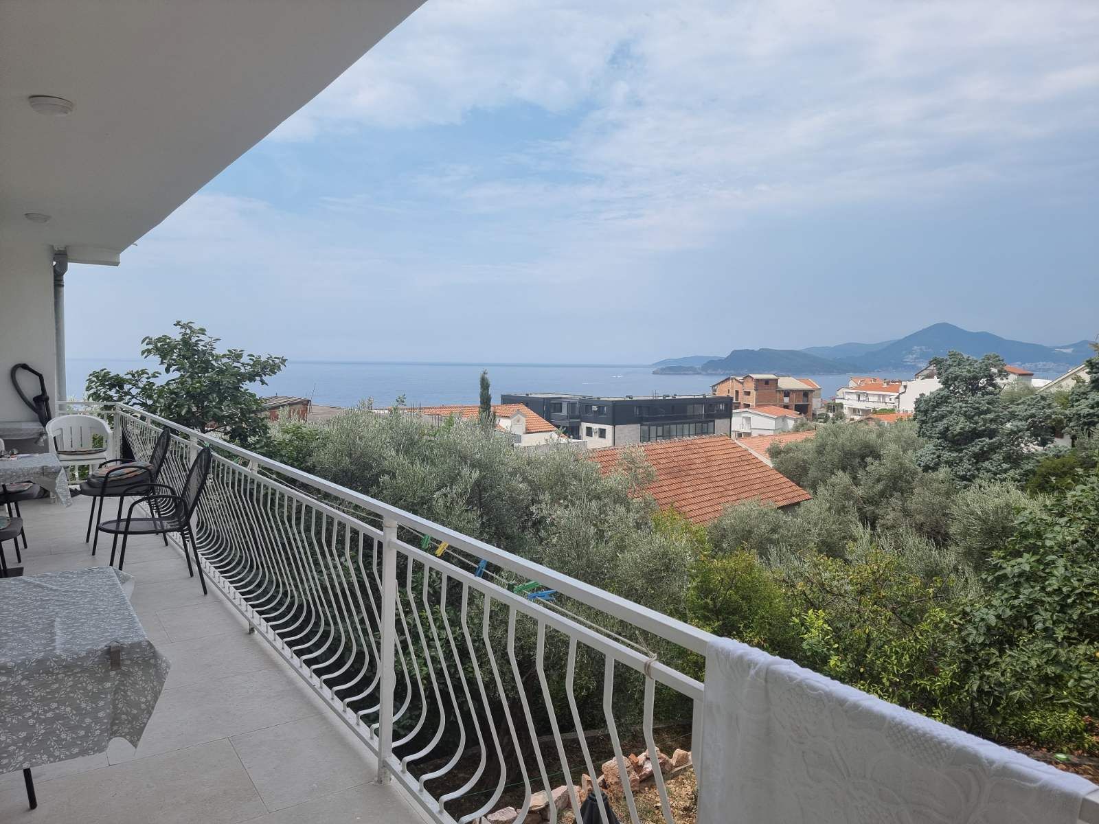 amforaproperty.com/Sveti Stefan,Budva-Dvosoban stan sa pogledom na more i parking mestom (na period do 01.06.2025)