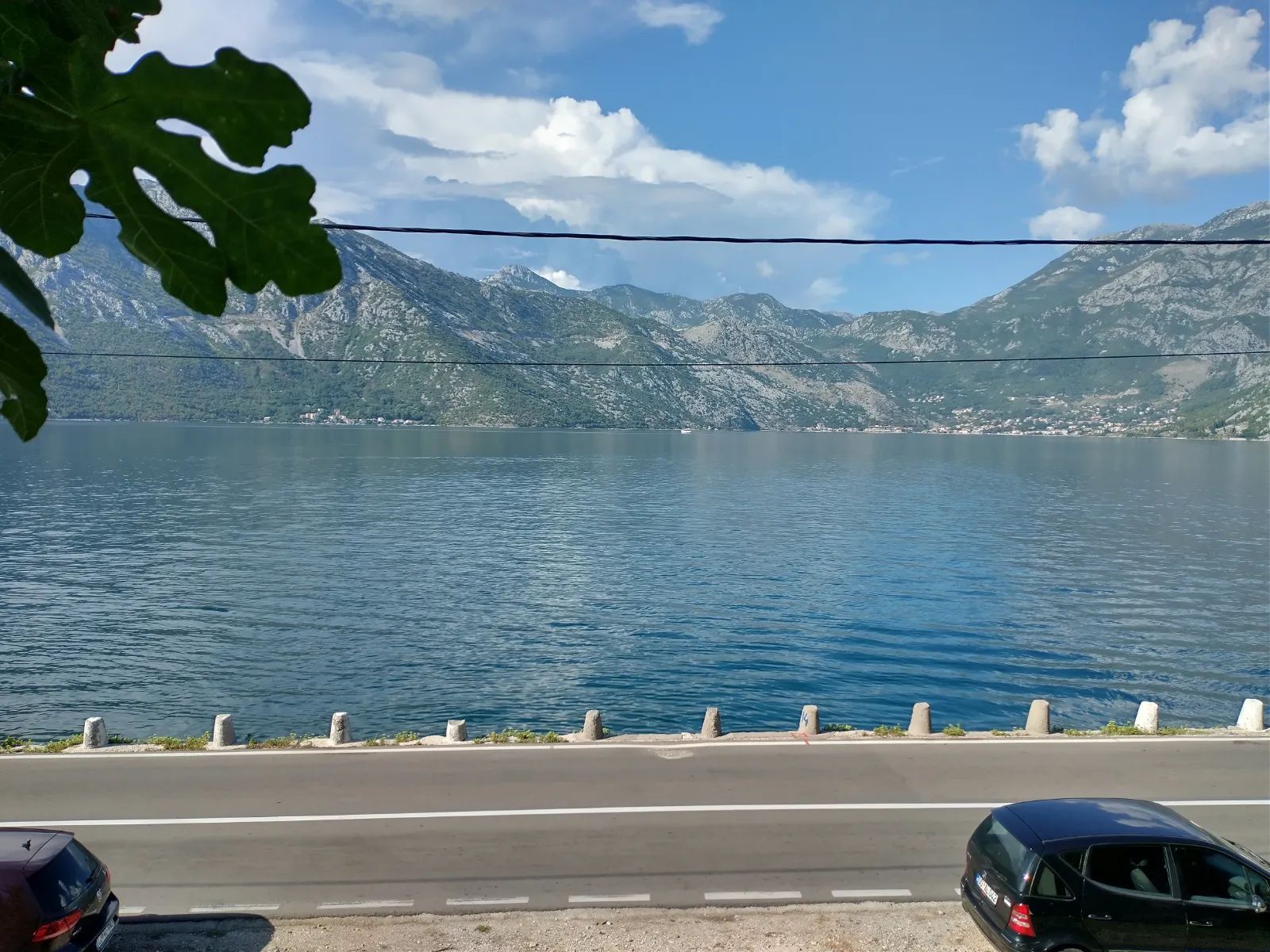 amforaproperty.com/Kotor, Kostanjica – Kamena kuća sa zemljištem od 12.443 m², prva linija do mora