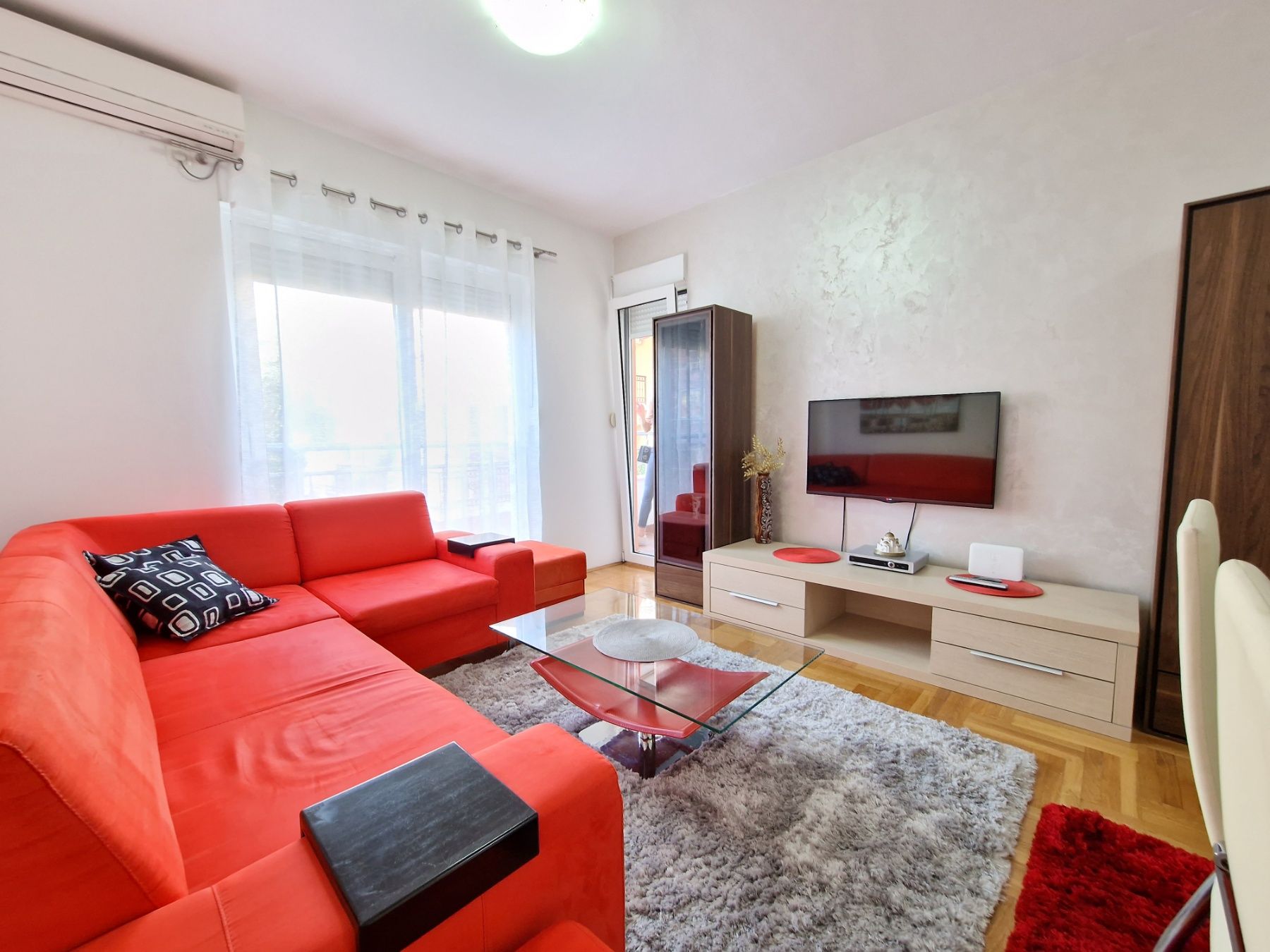 amforaproperty.com/Jednosoban namešten stan 43m2,Rozino-Budva (na duzi period,dostupan od 01.11.)