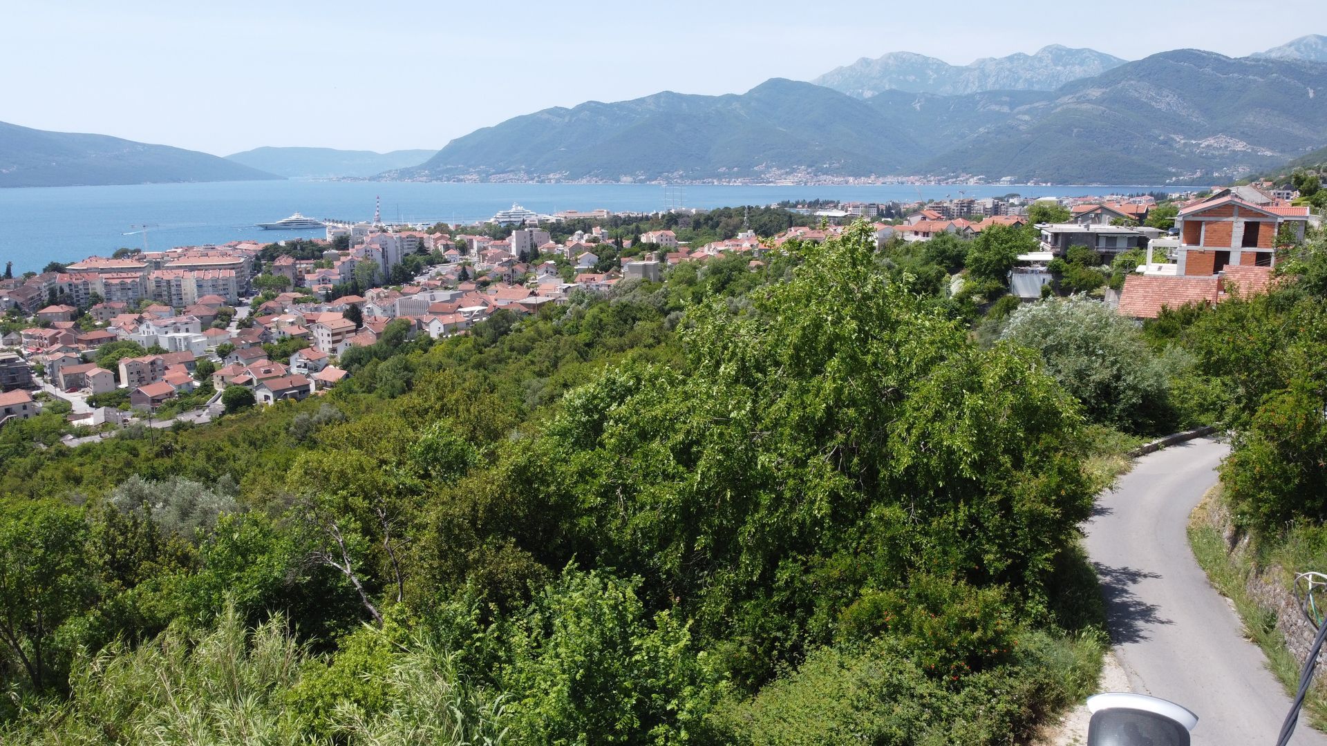 amforaproperty.com/Plac sa pogledom na more i projektom za izgradnju, 1430m², Tivat, Crna Gora