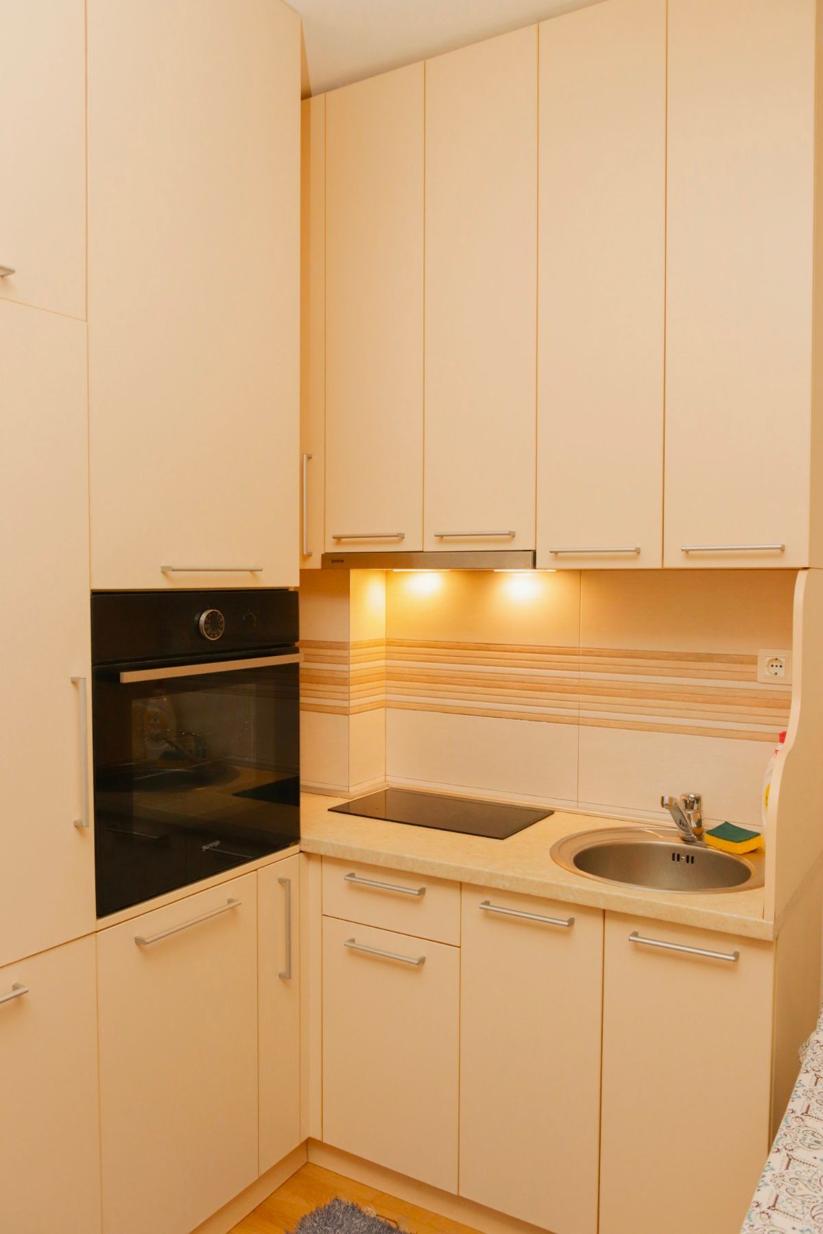 Dvosoban apartman sa garažnim mestom, 100 metara od mora - Gospostina, Budva (NA DUZI PERIOD) - Amfora Real Estate