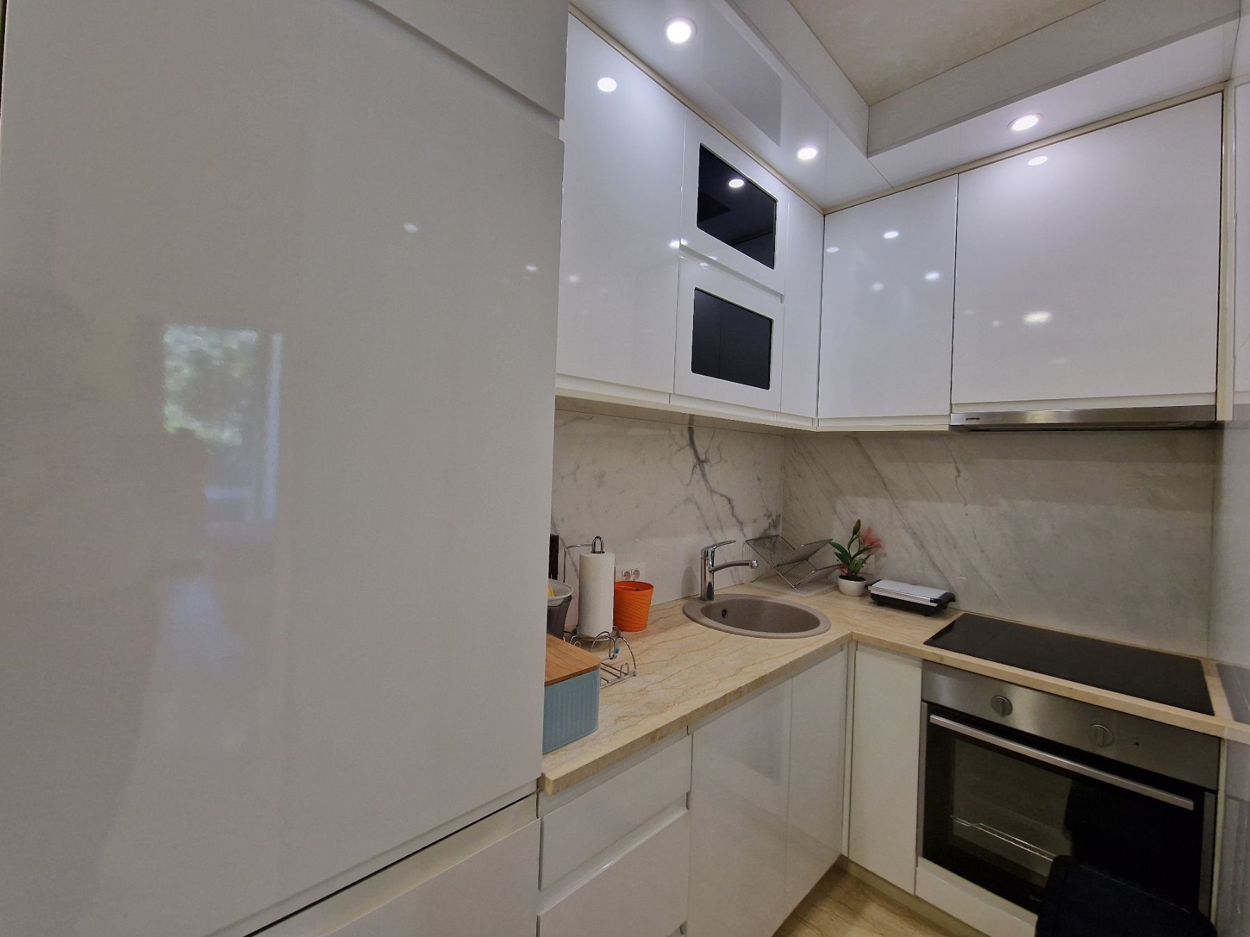 amforaproperty.com/Jednosoban luksuzan apartman za izdavanje u Royal Gardens, Budva