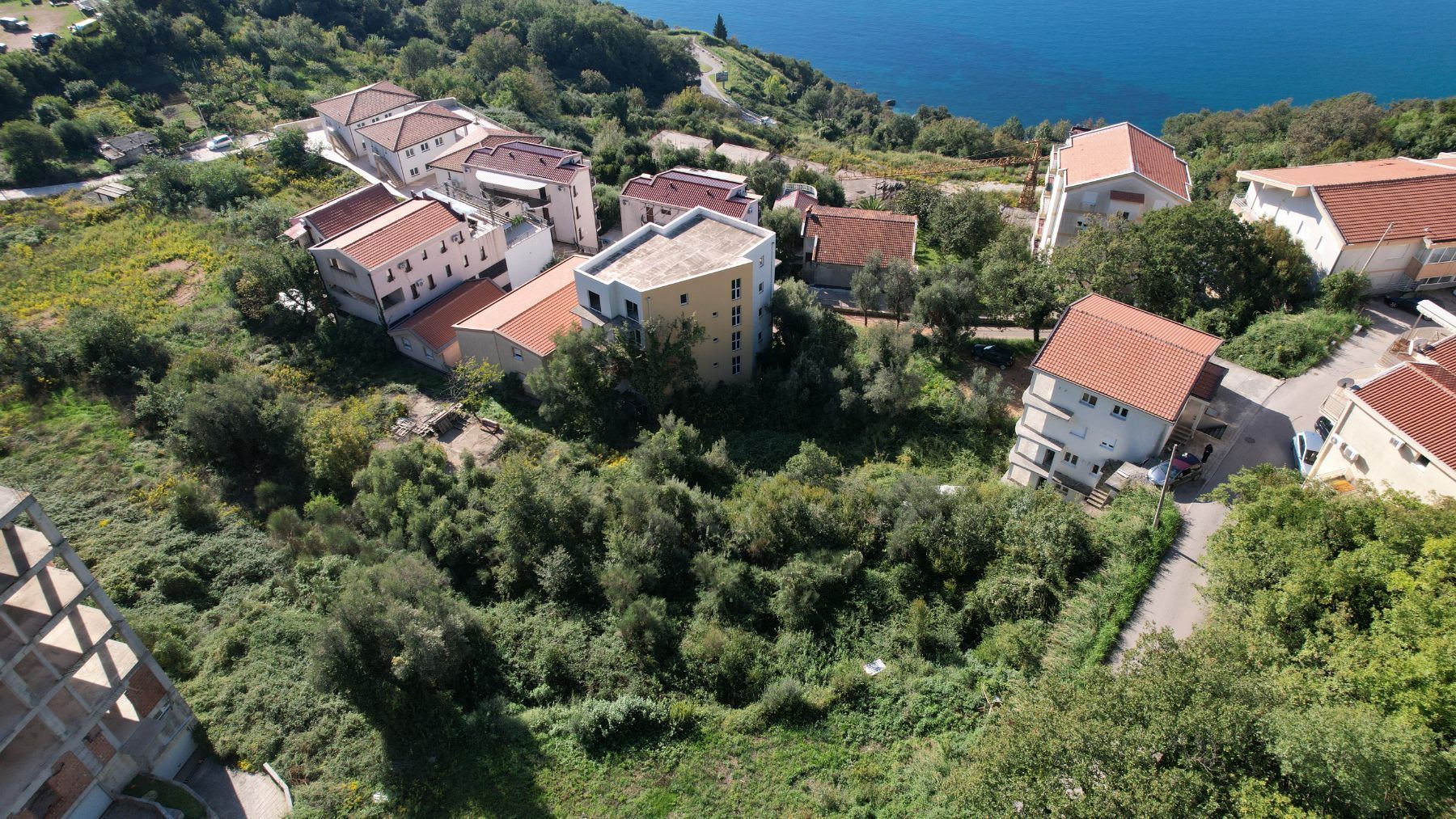 amforaproperty.com/PLAC 500M2 SA POGLEDOM NA MORE U PRIJEVORU, BUDVA