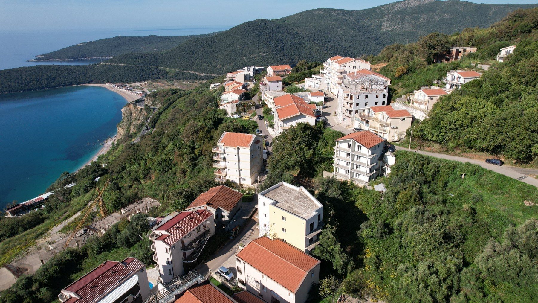 amforaproperty.com/PLAC 500M2 SA POGLEDOM NA MORE U PRIJEVORU, BUDVA