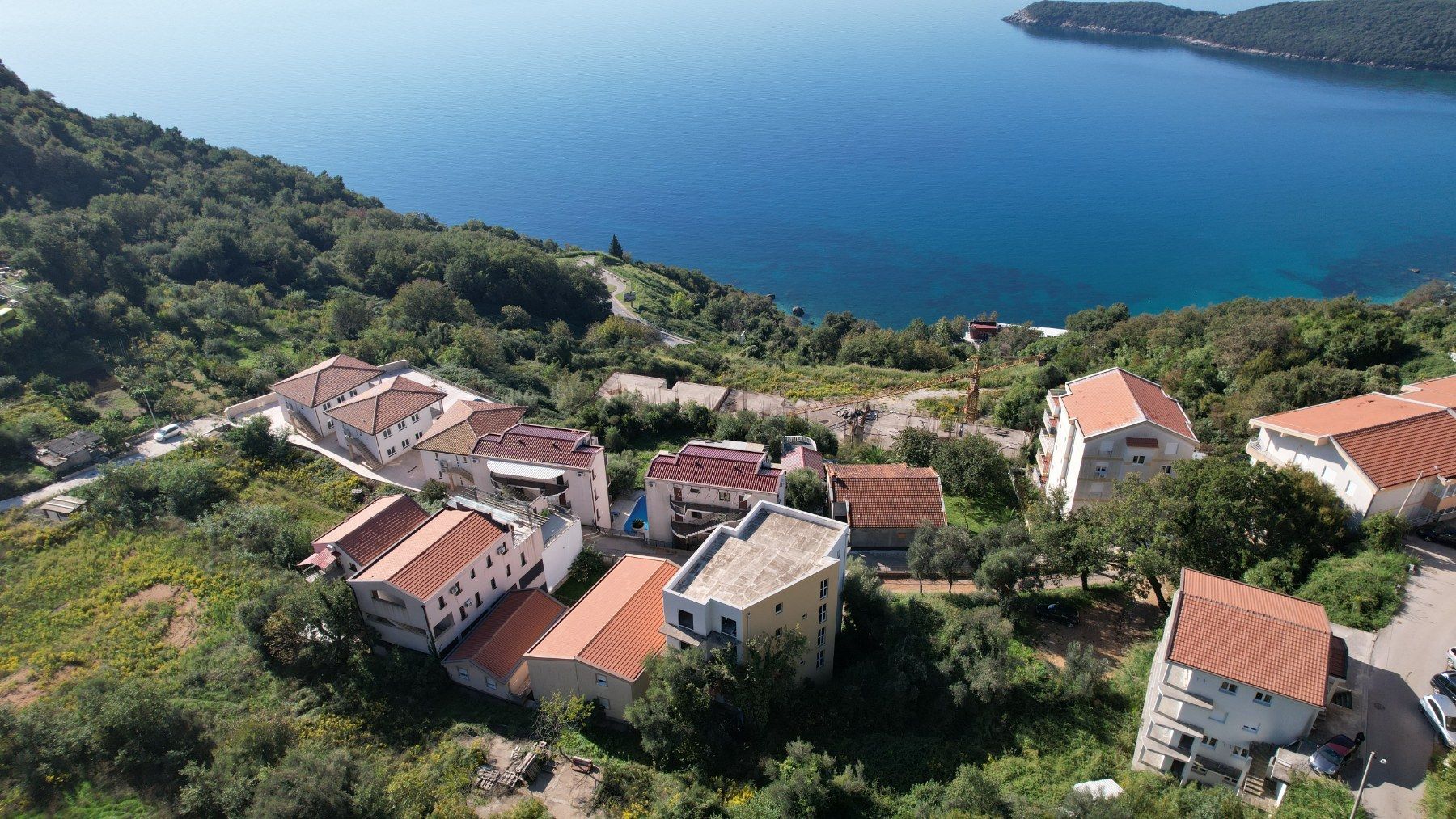 amforaproperty.com/PLAC 500M2 SA POGLEDOM NA MORE U PRIJEVORU, BUDVA