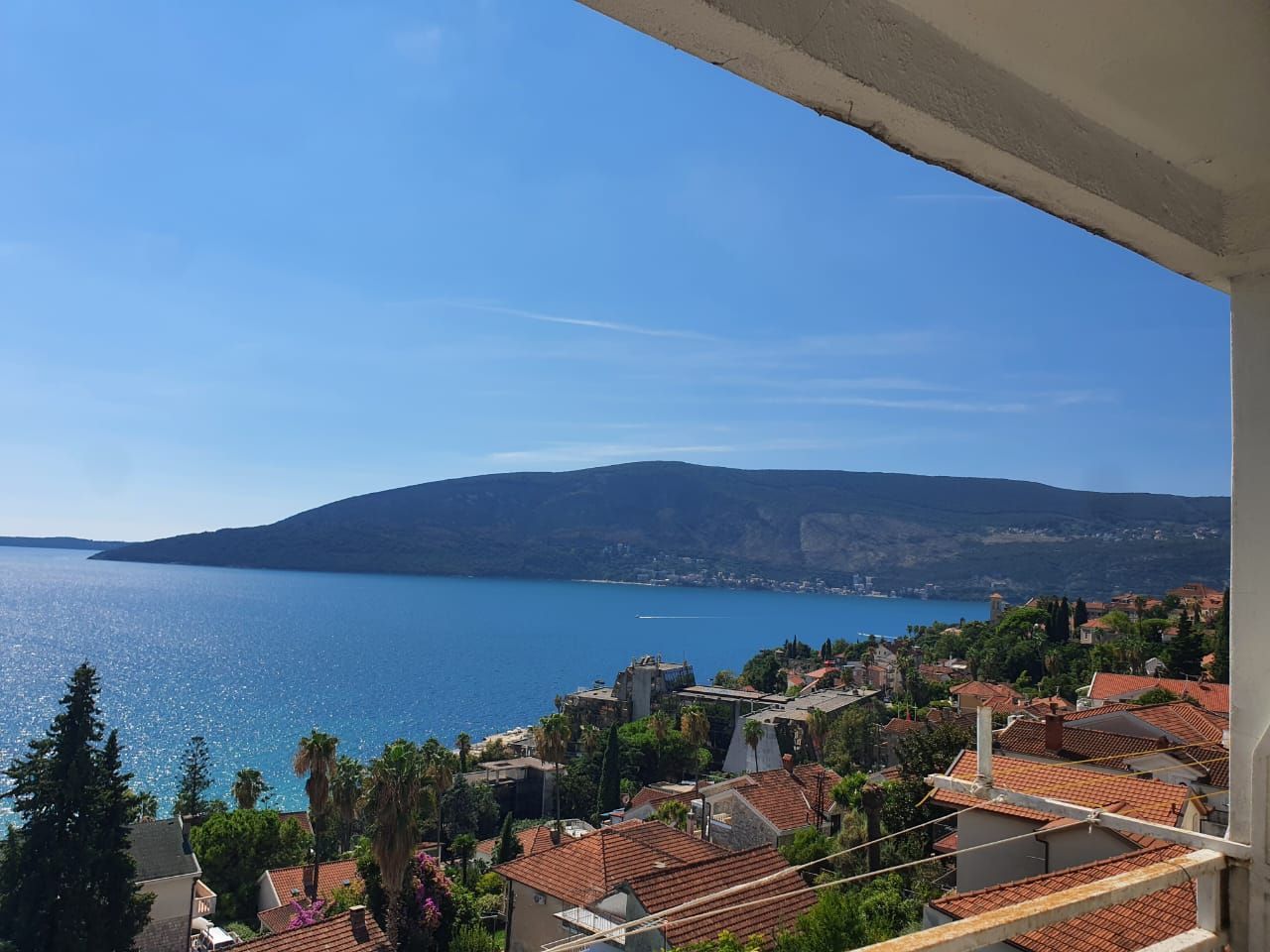 amforaproperty.com/Trosoban stan 90m² sa pogledom na more - Herceg Novi, iznad Hotela Plaža