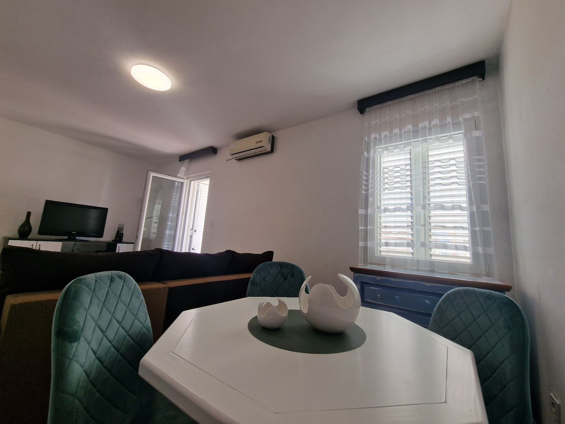 Namesten dvosoban stan, povrsine 56m2 u Becicima - Amfora Real Estate