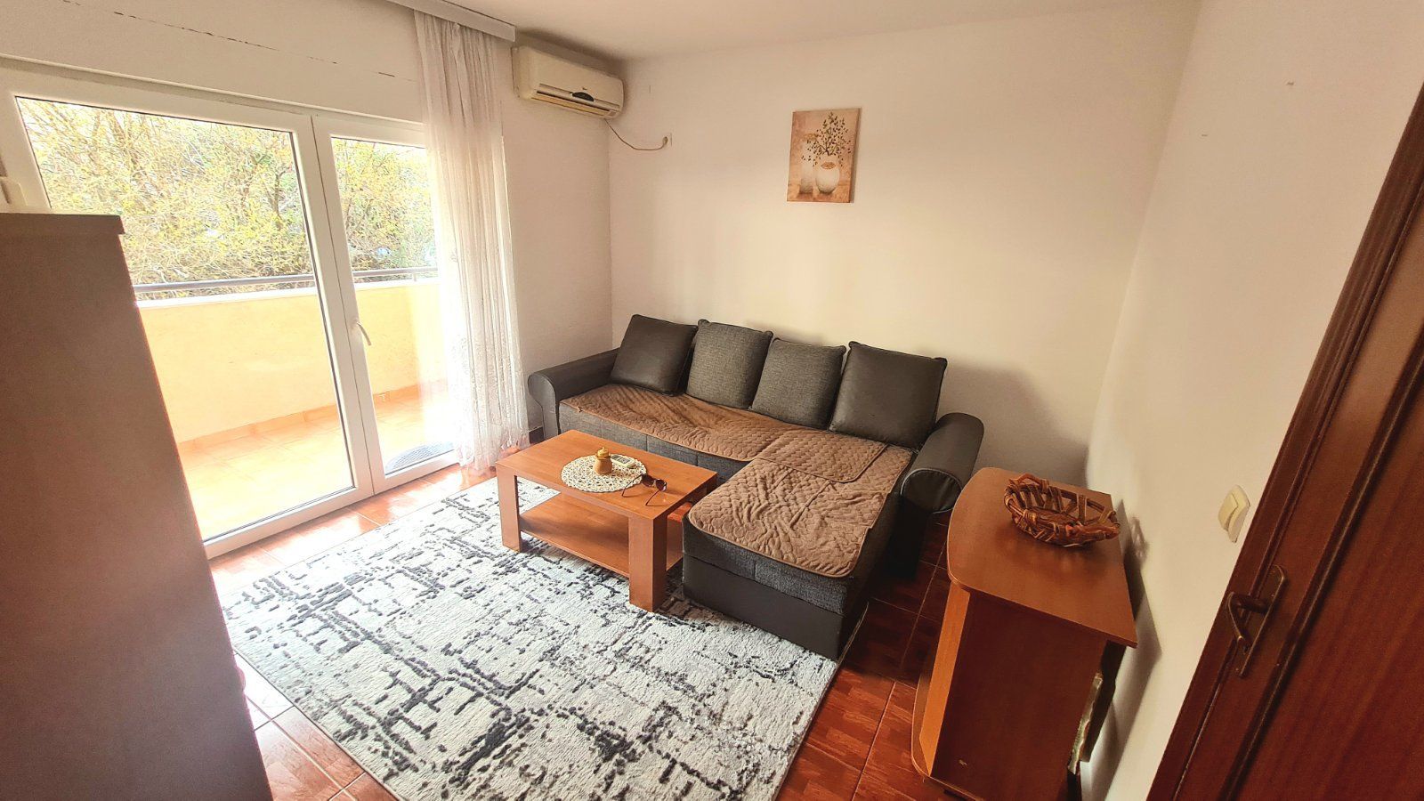 amfora/Namesten jednosoban apartman, povrsine 55m2 (Na duzi period)