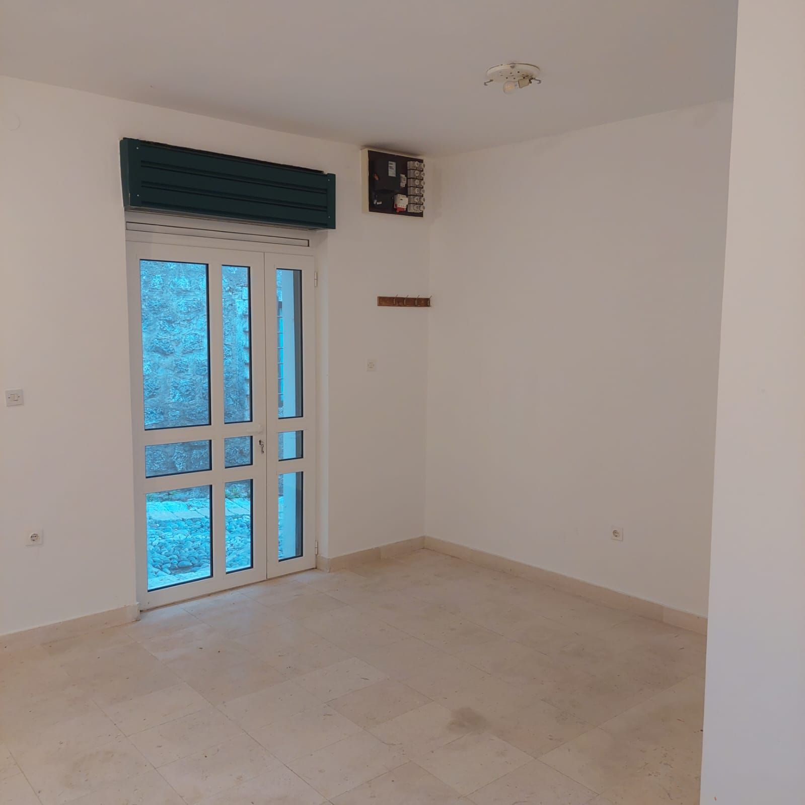 amforaproperty.com/Izdaje se poslovni prostor, povrsine 24m2 Kotor-Risan (Na duzi period)