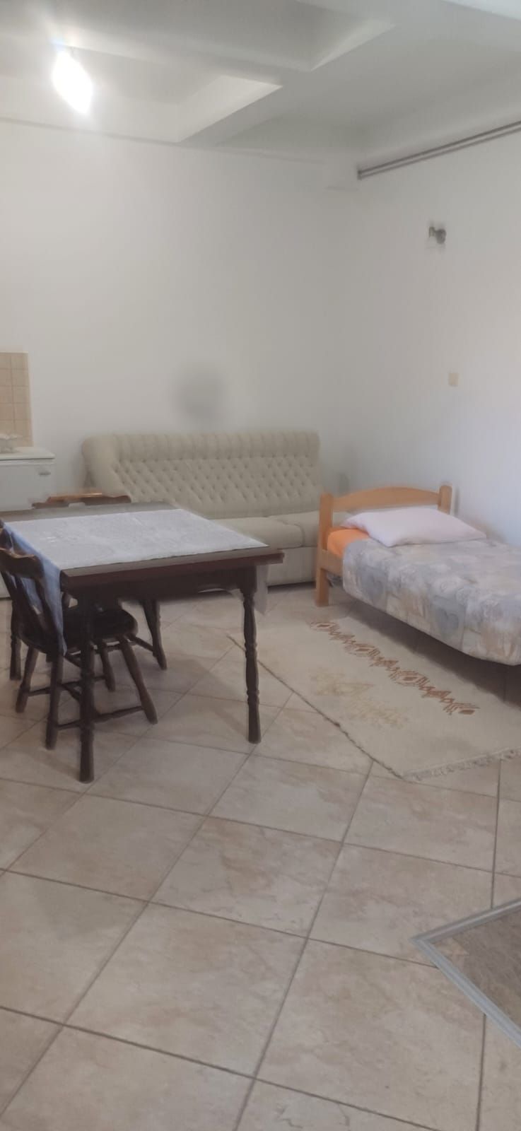 amforaproperty.com/Garsonjera površine 35m² u naselju Škaljari, Kotor – izdavanje na duži period