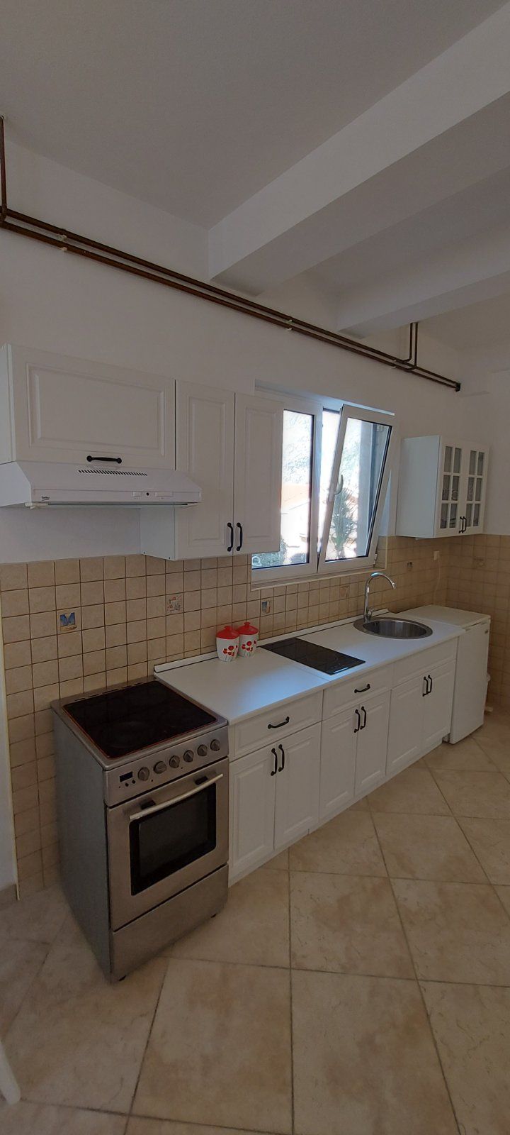 Garsonjera površine 35m² u naselju Škaljari, Kotor – izdavanje na duži period - Amfora Real Estate