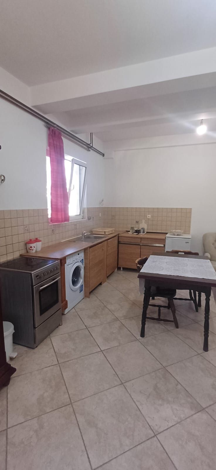 amforaproperty.com/Garsonjera površine 35m² u naselju Škaljari, Kotor – izdavanje na duži period