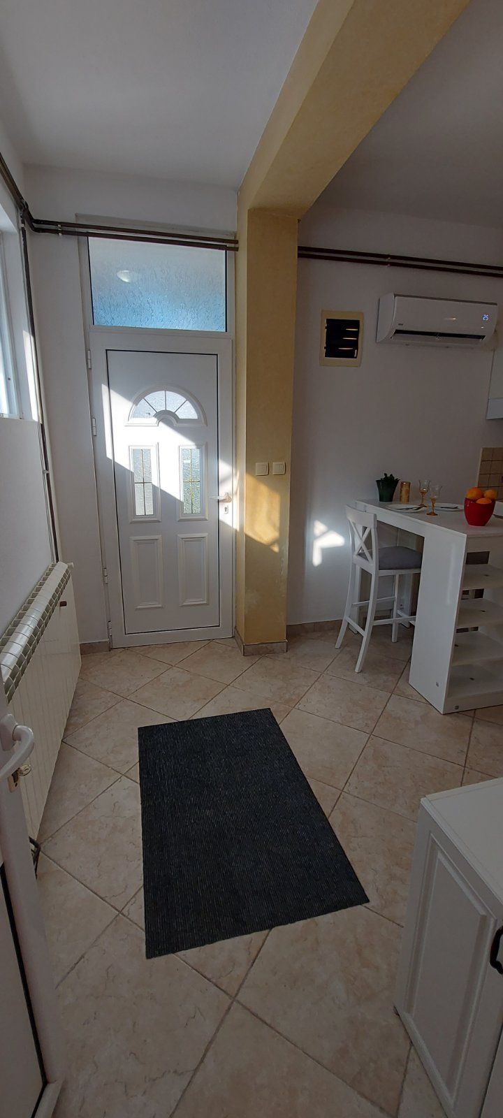 Garsonjera površine 35m² u naselju Škaljari, Kotor – izdavanje na duži period - Amfora Real Estate