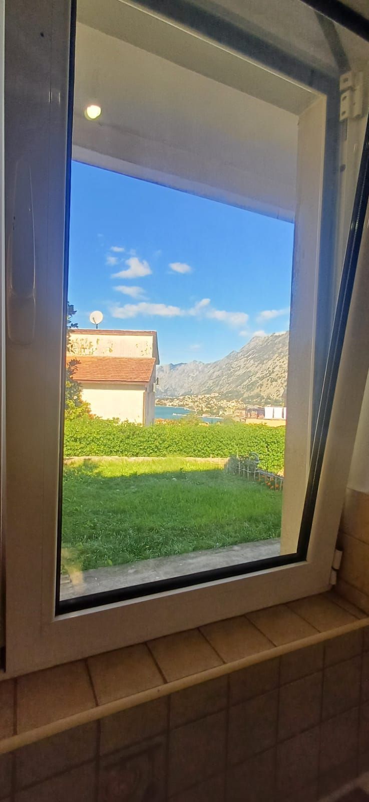 amforaproperty.com/Garsonjera površine 35m² u naselju Škaljari, Kotor – izdavanje na duži period