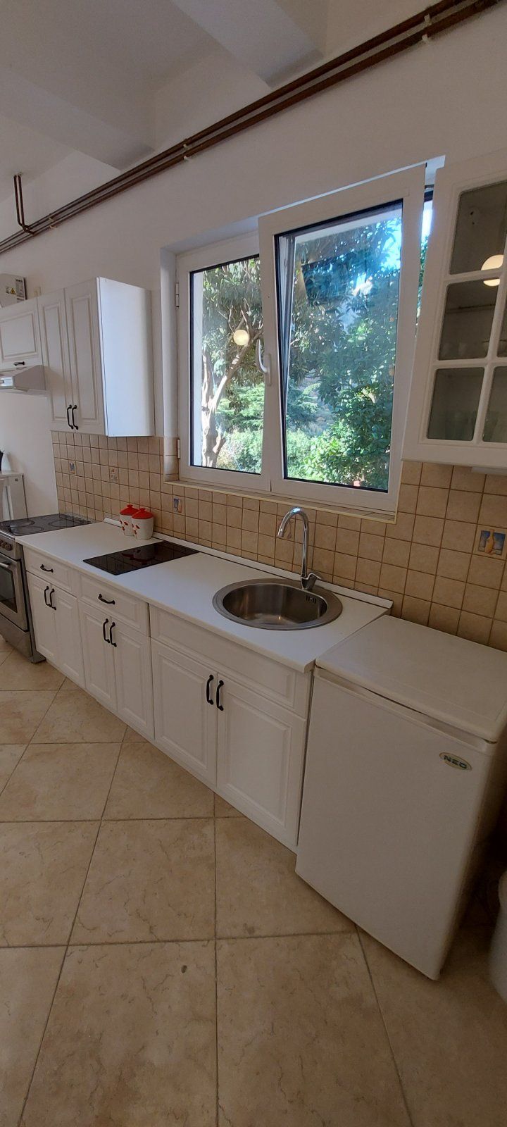 Garsonjera površine 35m² u naselju Škaljari, Kotor – izdavanje na duži period - Amfora Real Estate