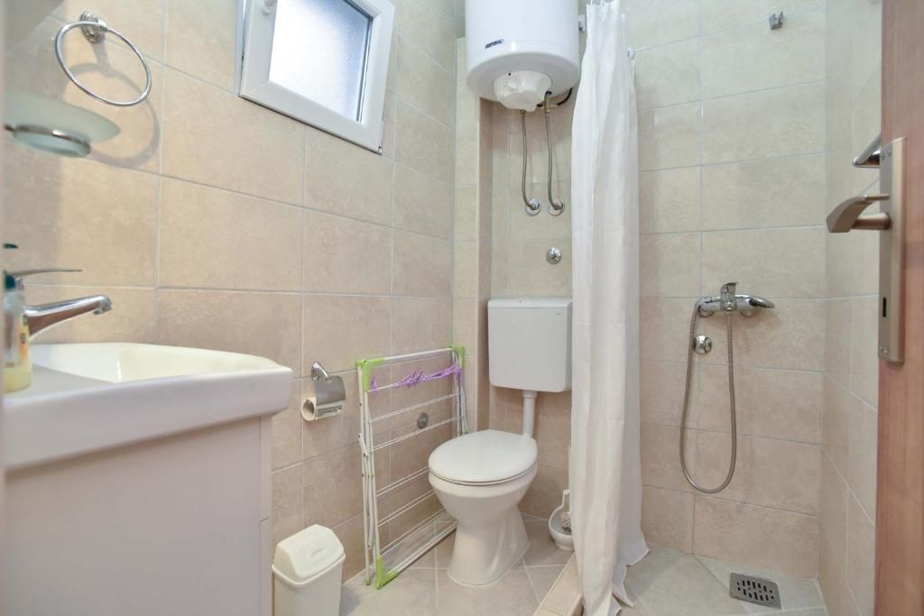 amforaproperty.com/Na prodaju kuća apartmanskog tipa 179 m² sa pogledom na more, Petrovac