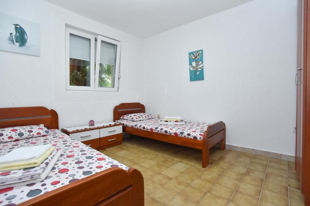 amforaproperty.com/Na prodaju kuća apartmanskog tipa 179 m² sa pogledom na more, Petrovac