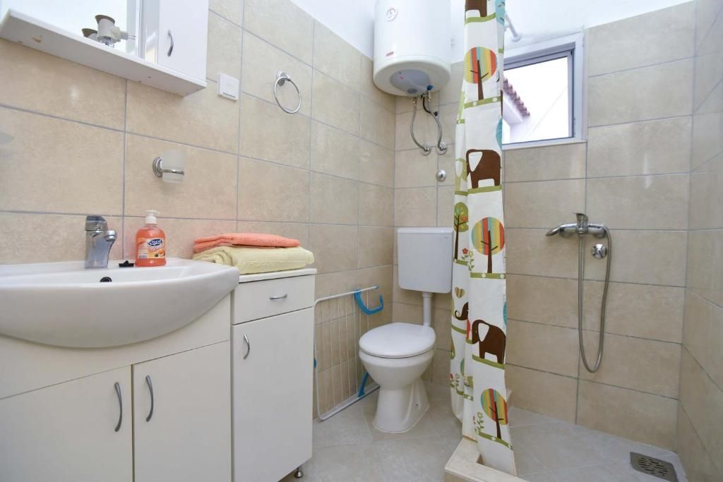 amforaproperty.com/Na prodaju kuća apartmanskog tipa 179 m² sa pogledom na more, Petrovac