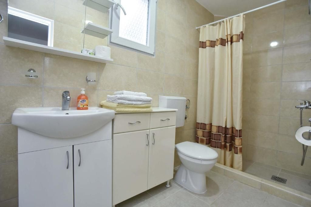 amforaproperty.com/Na prodaju kuća apartmanskog tipa 179 m² sa pogledom na more, Petrovac