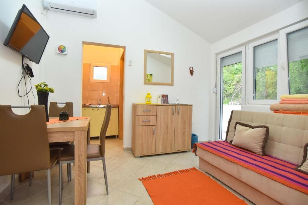 amforaproperty.com/Na prodaju kuća apartmanskog tipa 179 m² sa pogledom na more, Petrovac