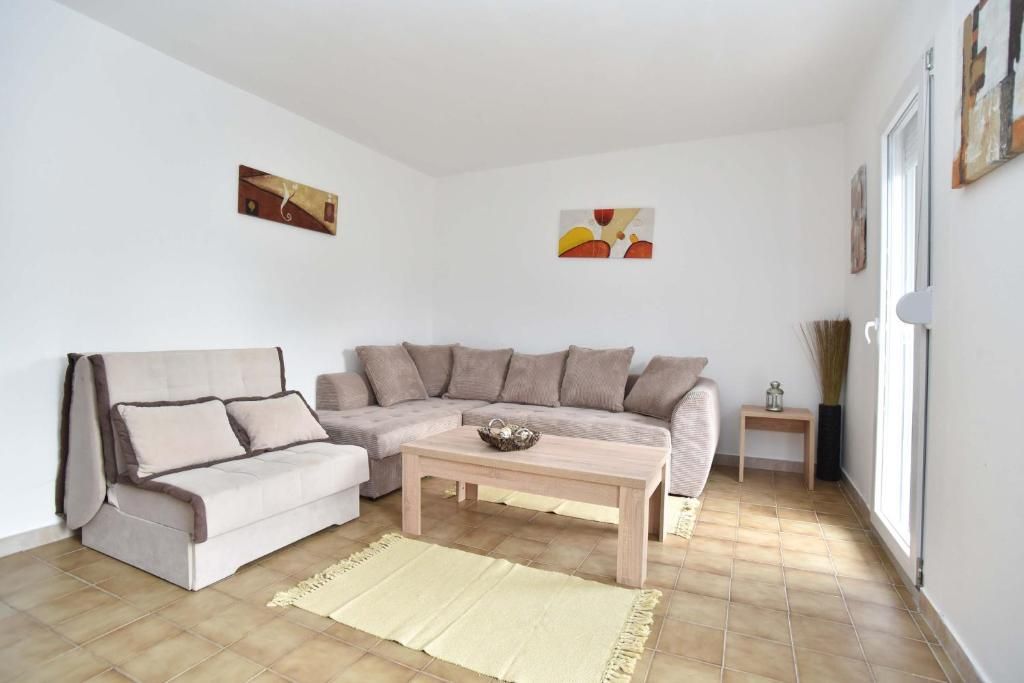 amforaproperty.com/Na prodaju kuća apartmanskog tipa 179 m² sa pogledom na more, Petrovac