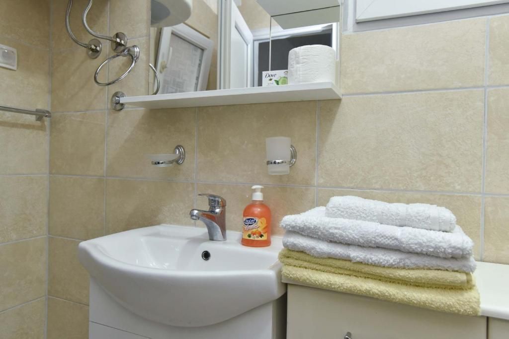 amforaproperty.com/Na prodaju kuća apartmanskog tipa 179 m² sa pogledom na more, Petrovac