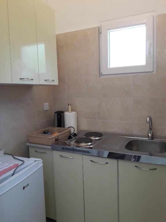 amforaproperty.com/Na prodaju kuća apartmanskog tipa 179 m² sa pogledom na more, Petrovac