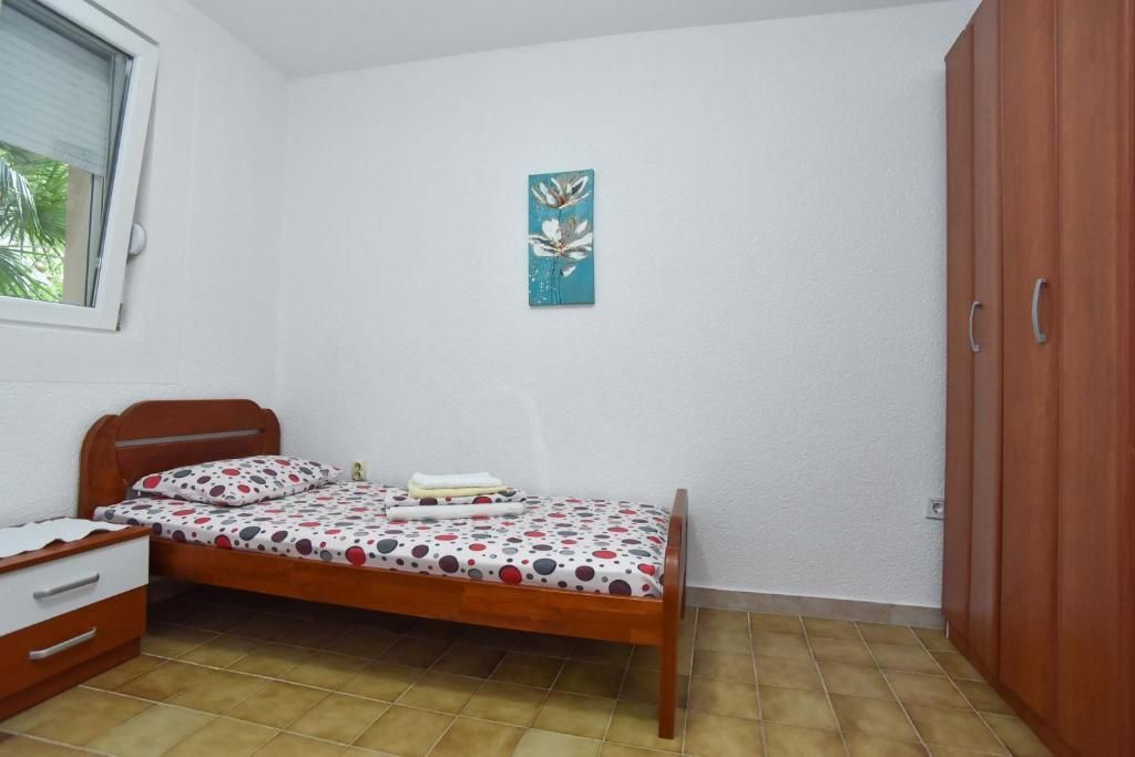 amforaproperty.com/Na prodaju kuća apartmanskog tipa 179 m² sa pogledom na more, Petrovac