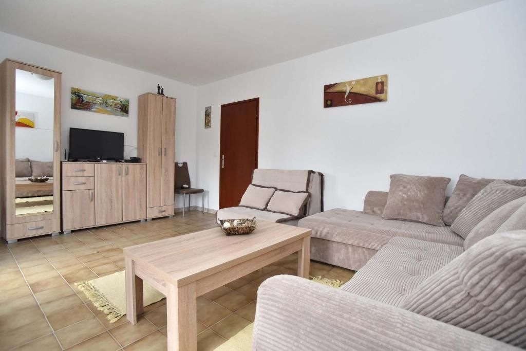 amforaproperty.com/Na prodaju kuća apartmanskog tipa 179 m² sa pogledom na more, Petrovac