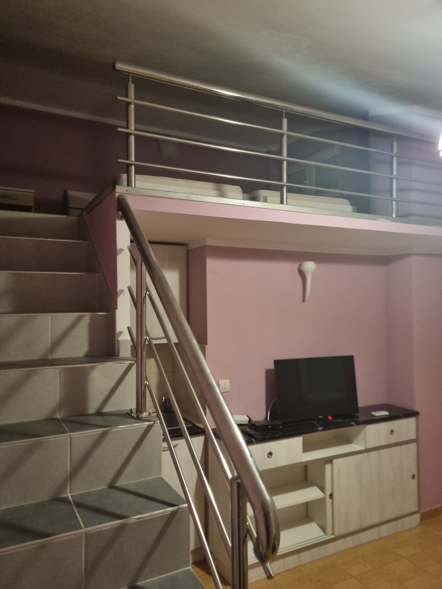 amforaproperty.com/Prostrana Kuća sa 11 Apartmana u Bečićima (na duzi period)