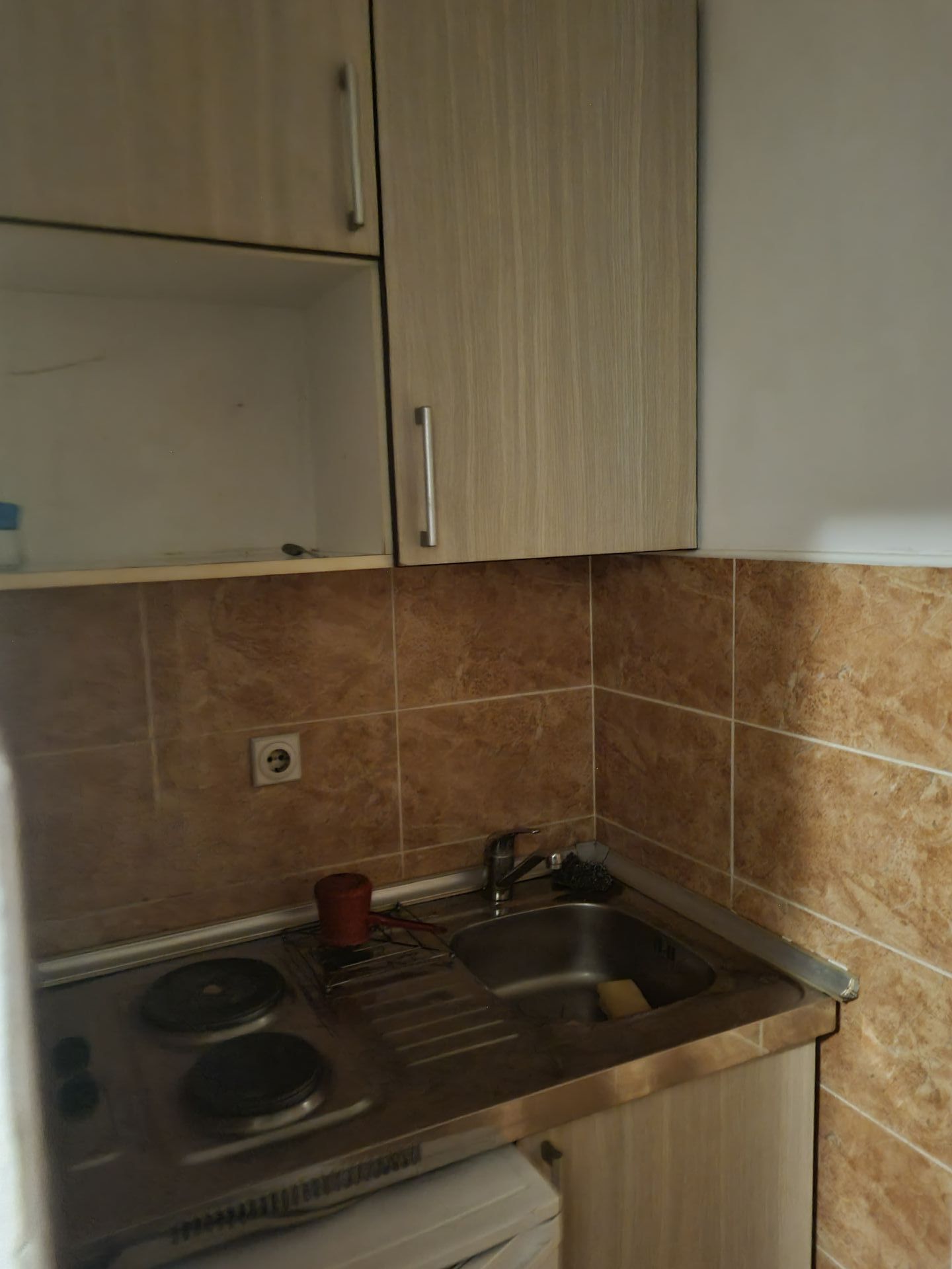 amforaproperty.com/Prostrana Kuća sa 11 Apartmana u Bečićima (na duzi period)