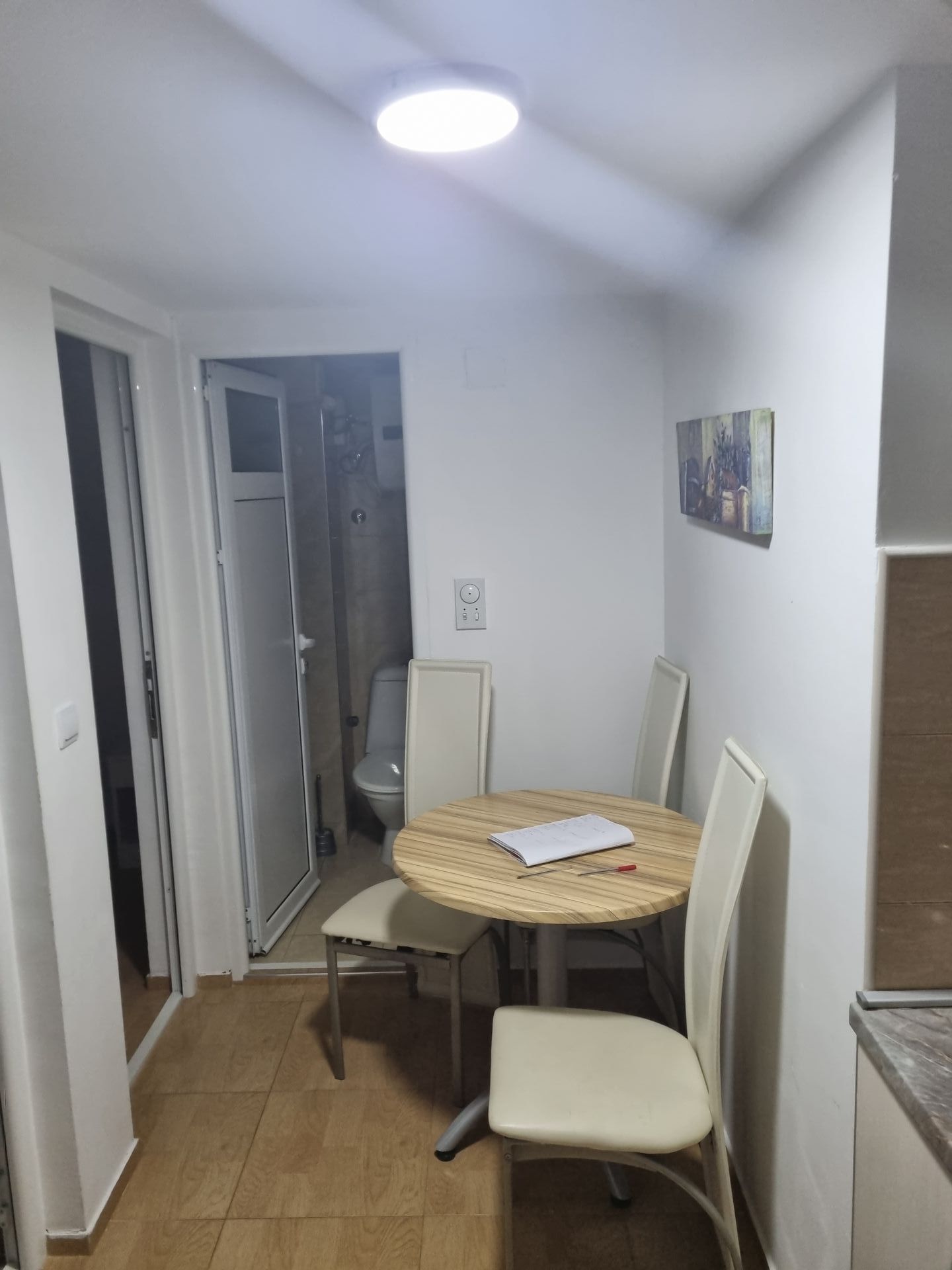 amforaproperty.com/Prostrana Kuća sa 11 Apartmana u Bečićima (na duzi period)