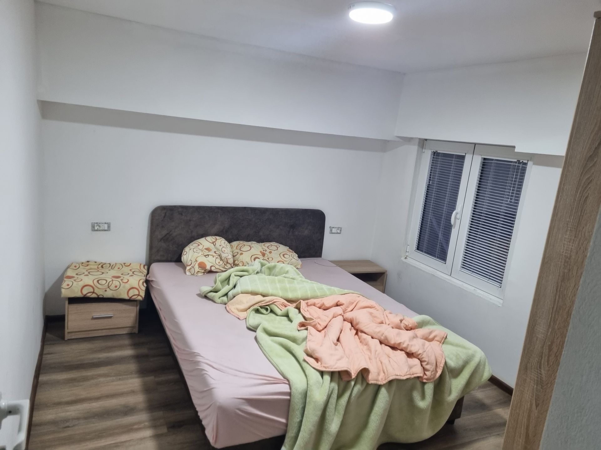 amforaproperty.com/Prostrana Kuća sa 11 Apartmana u Bečićima (na duzi period)