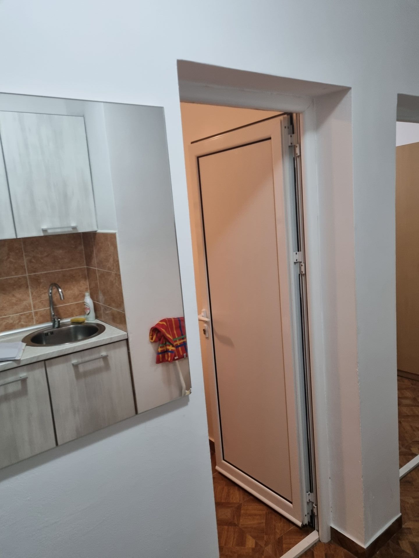 amforaproperty.com/Prostrana Kuća sa 11 Apartmana u Bečićima (na duzi period)