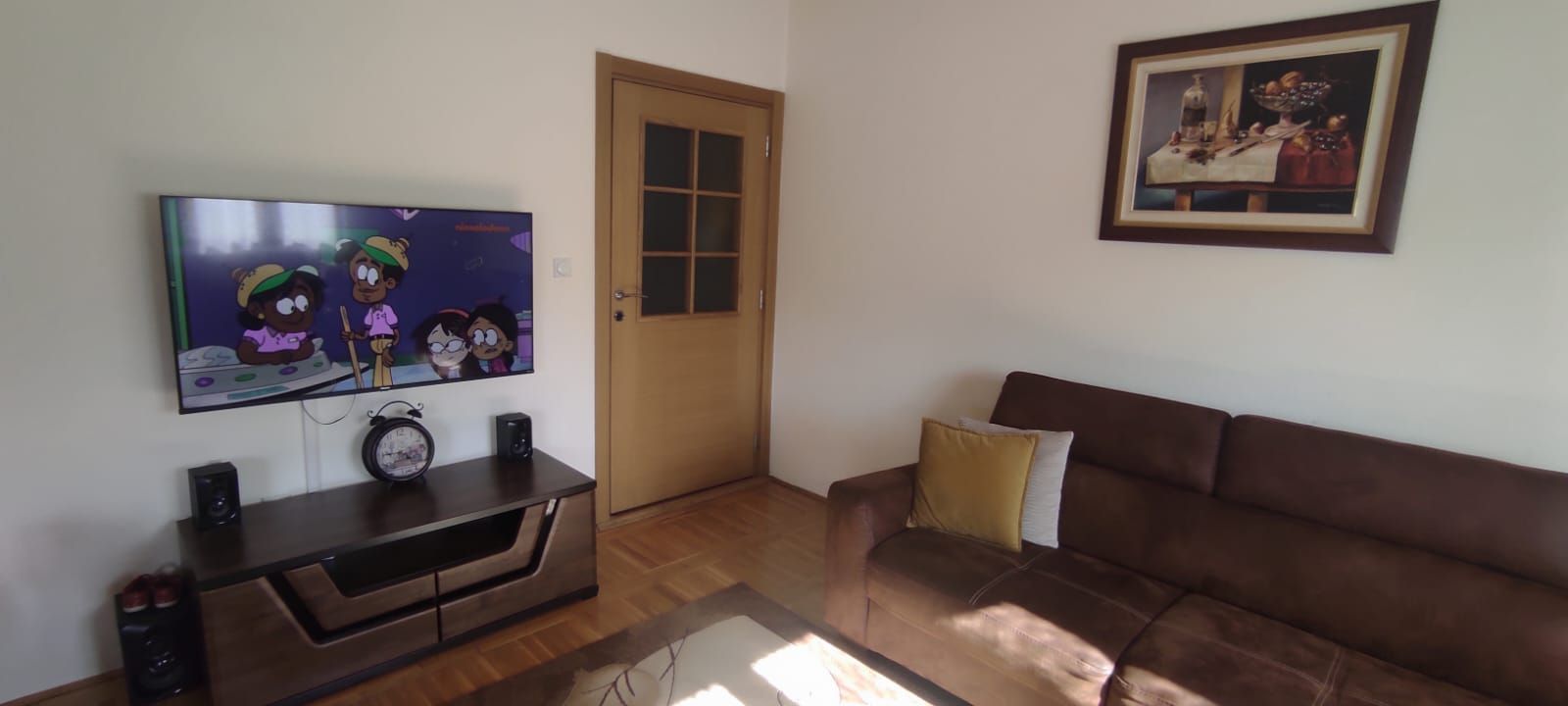 amforaproperty.com/Dve Kuće (73 m² i 50 m²) sa Pomoćnim Objekatima na Prodaju u Cetinju