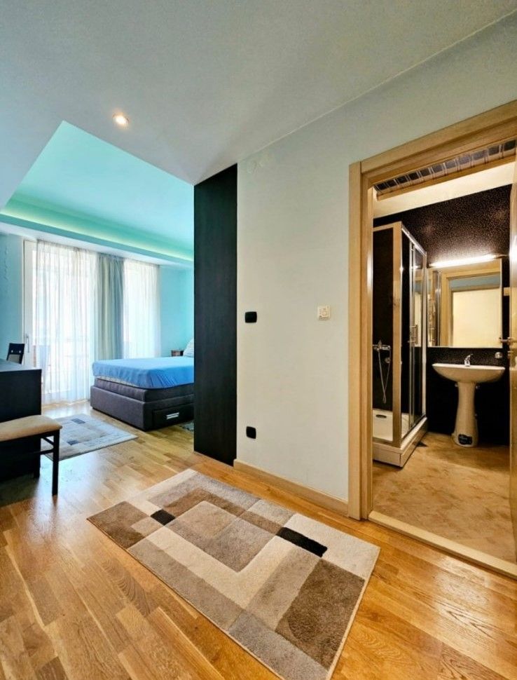 Na prodaju moderno opremljen trosoban stan 90 m² sa garažnim mestom – Budva - Amfora Real Estate