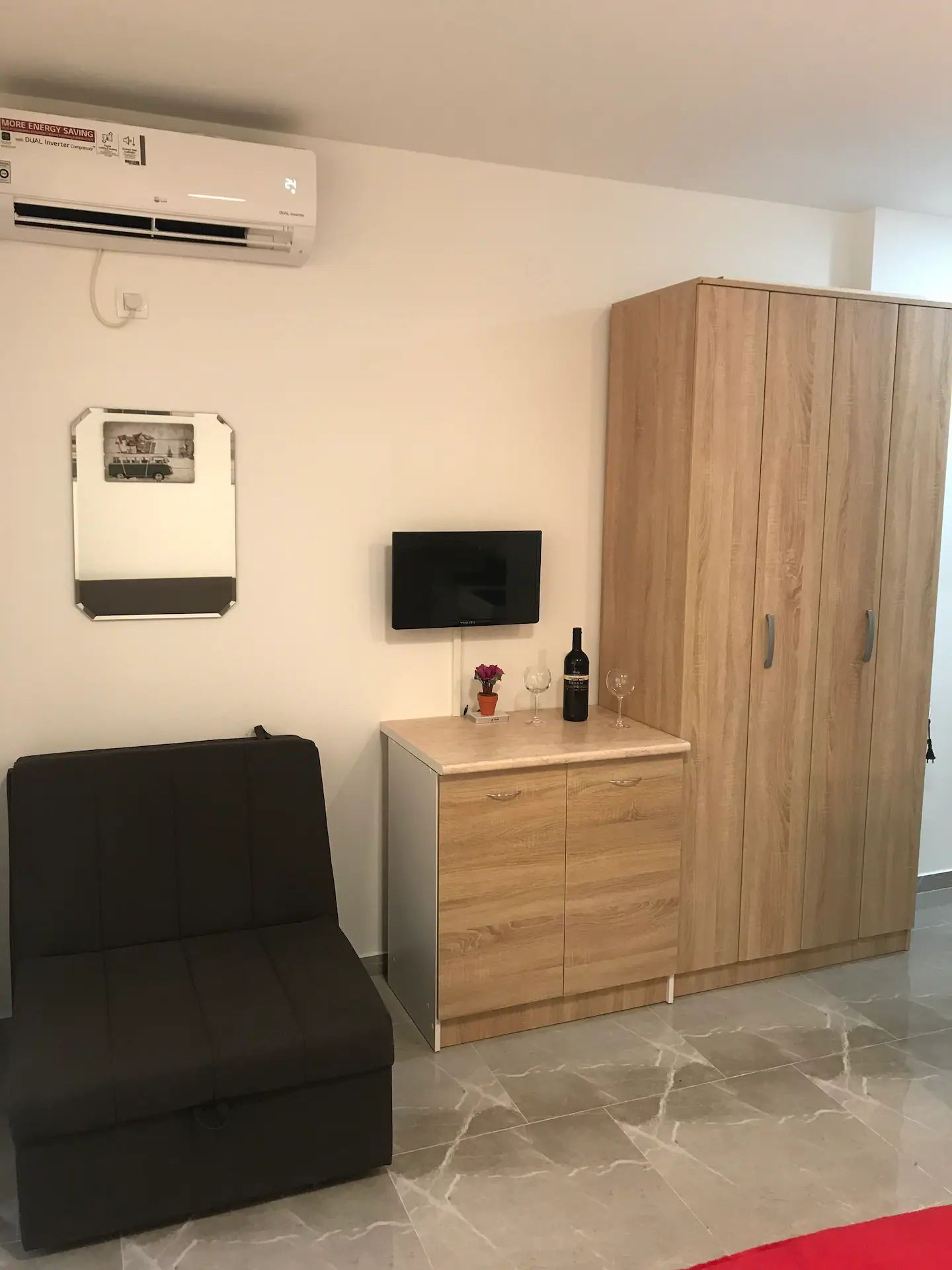 amforaproperty.com/Moderno opremlje studio apartman u Rafailovicima (na duzi period)