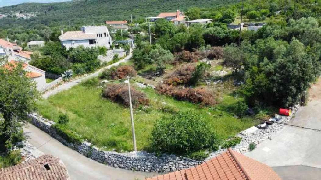 amforaproperty.com/Urbanizovan plac povrsine 1538m2- Herceg Novi, Mrkovi