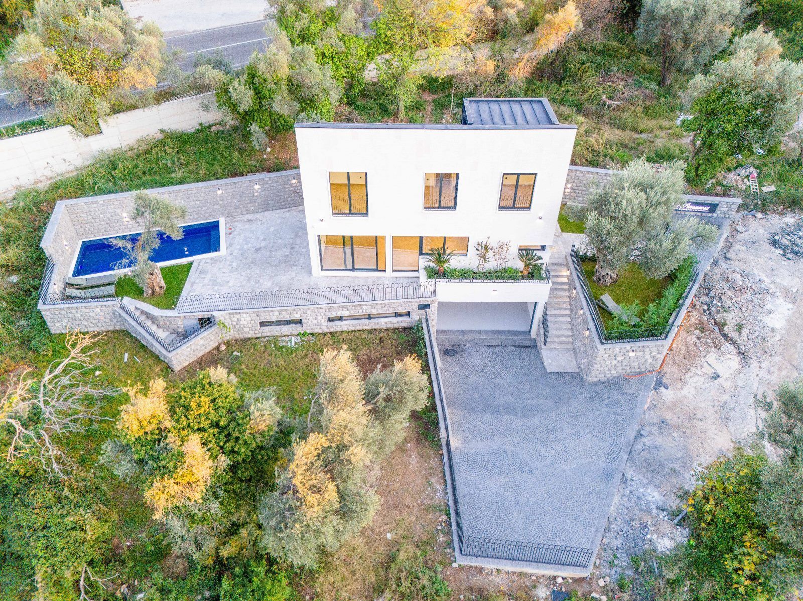 amforaproperty.com/Luksuzna Vila sa Bazenom i Pogledom na More-Kamenovo, Budva