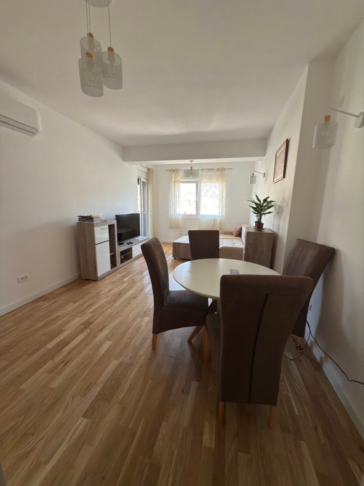 amforaproperty.com/Nov,moderno opremljen dvosoban stan 78m2 sa pogledom na grad – Bar