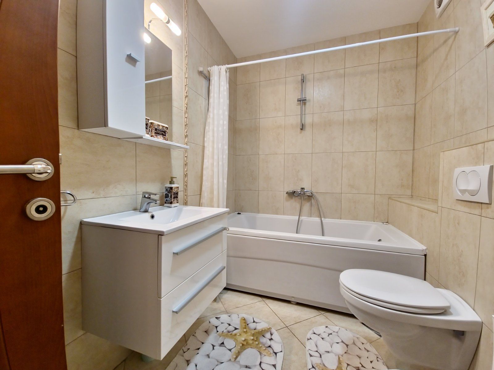 Izdavanje – Moderan jednosoban apartman sa pogledom na more, Anatolia, Bečići (na duži period) - Amfora Real Estate